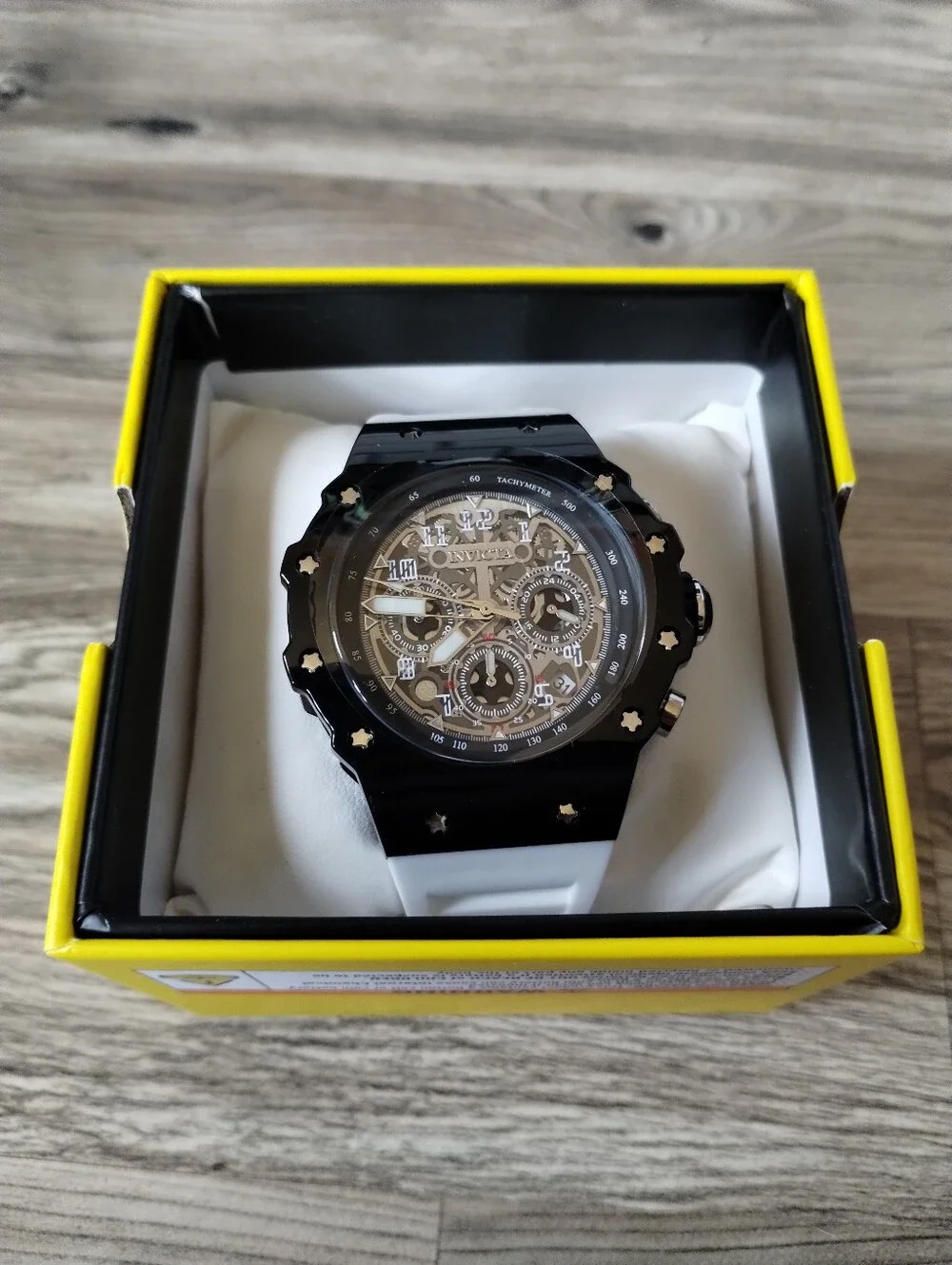 Invicta Racing Apexium Unisex Watch 41mm, White (69616)
